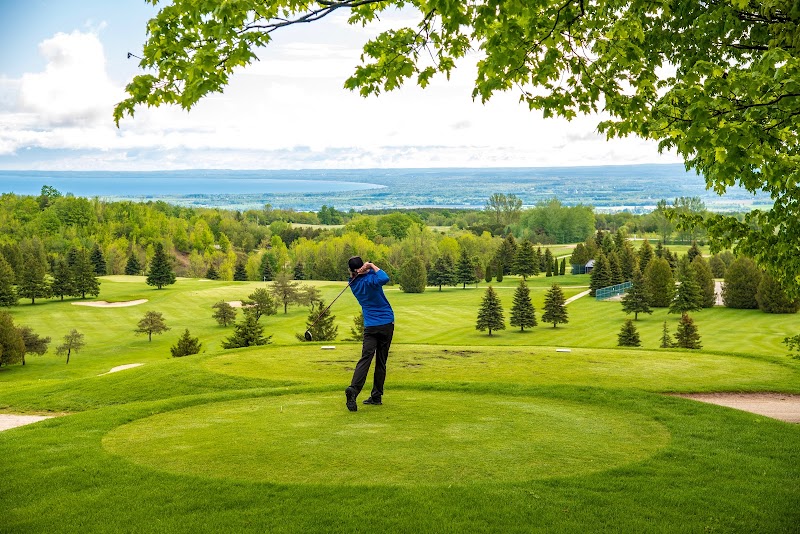 Duntroon Highlands Golf | Cafe | Trails | Retreat