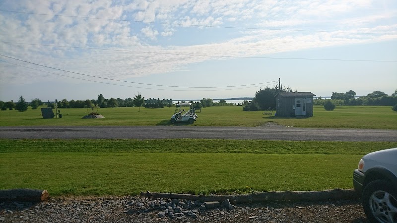 Wolfe Island Riverfront Golf Course