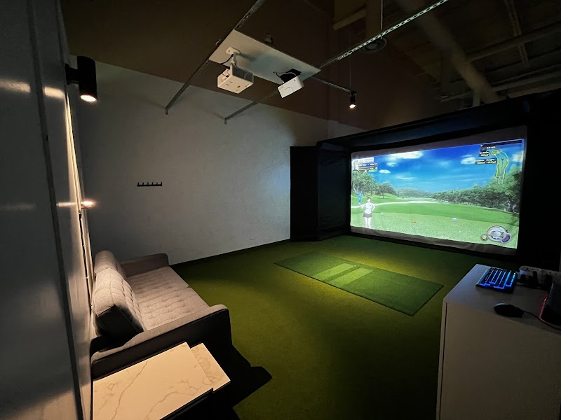 TARGET Indoor Golf - Niagara Falls